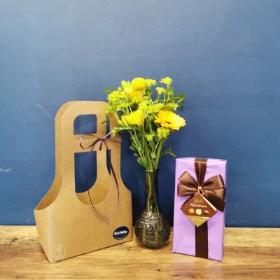 Vase & Chocolates Gift Set